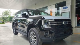 FORD EVEREST AMBIENT 2023 THẾ HỆ MỚI